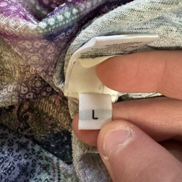 One World Live and Let Live Women Size Large Flutter Sleeve Blouse Stretch City - Picture 9 of 10